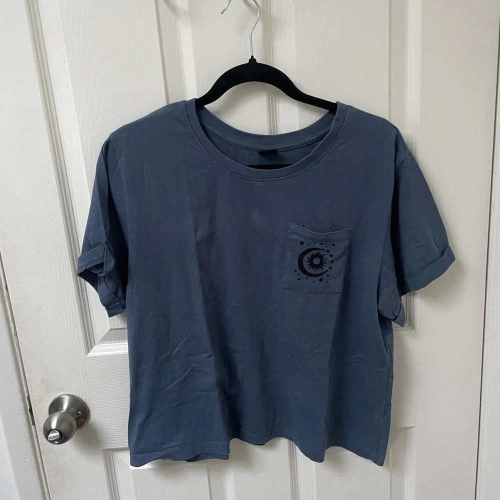 Celestial tee - Picture 1 of 4